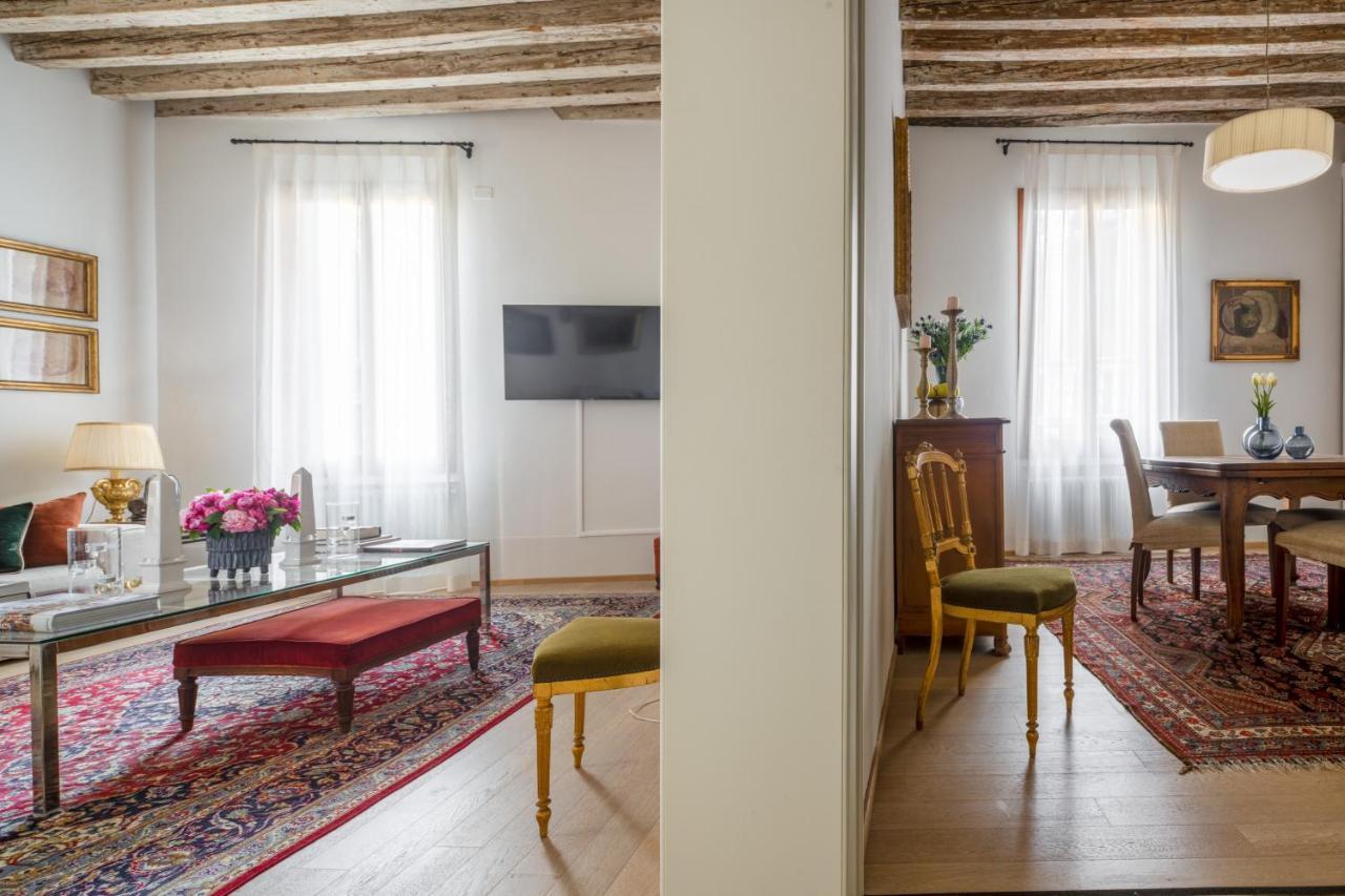 Miracoli Apartment With View On The Canal R&R Velence Kültér fotó