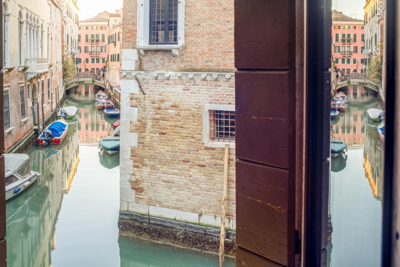 Miracoli Apartment With View On The Canal R&R Velence Kültér fotó