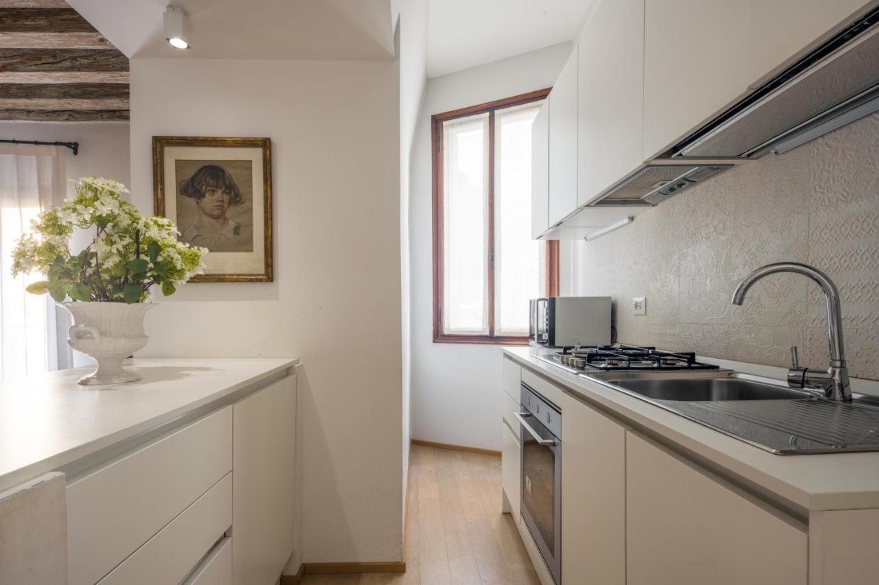 Miracoli Apartment With View On The Canal R&R Velence Kültér fotó